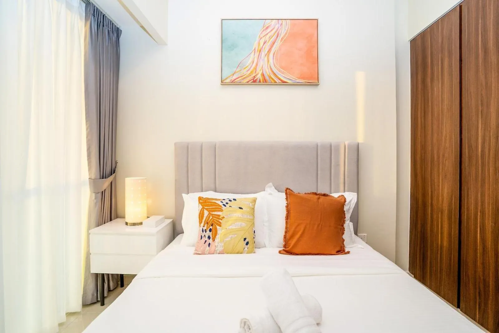 Stunning 2-Bedroom Business Bay Apartment With Burj Khalifa View & Huge Balcony Dubaj