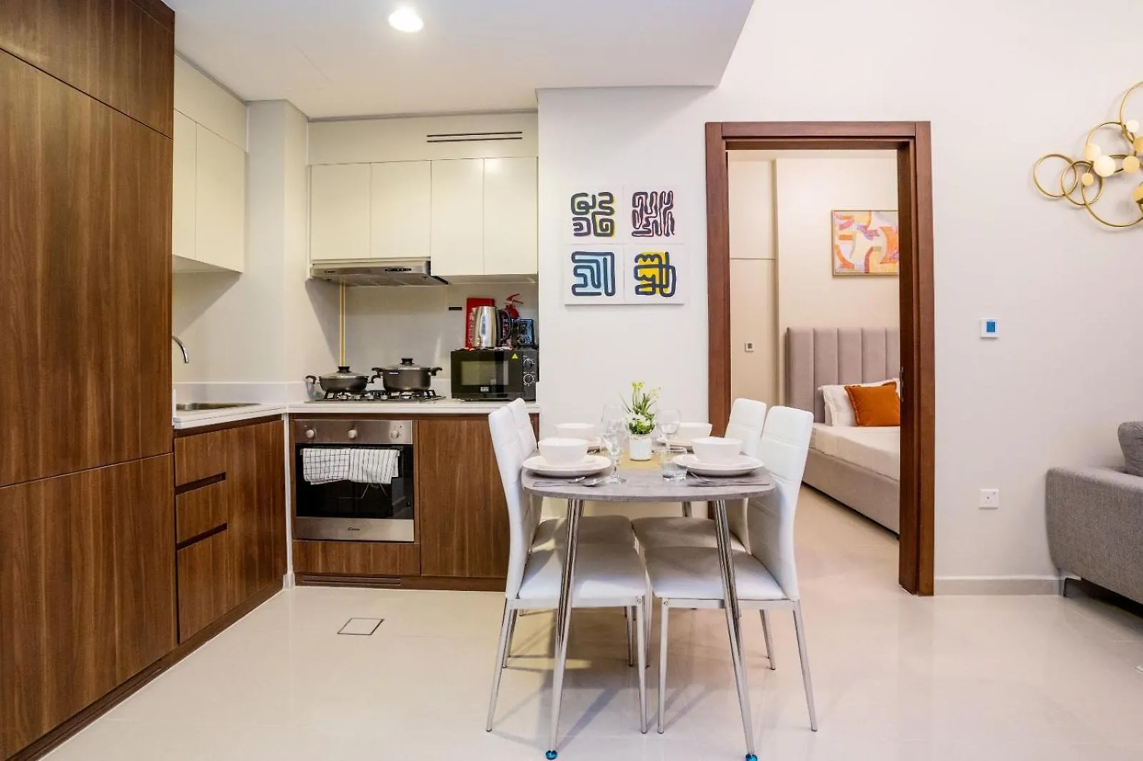 Stunning 2-Bedroom Business Bay Apartment With Burj Khalifa View & Huge Balcony Dubaj