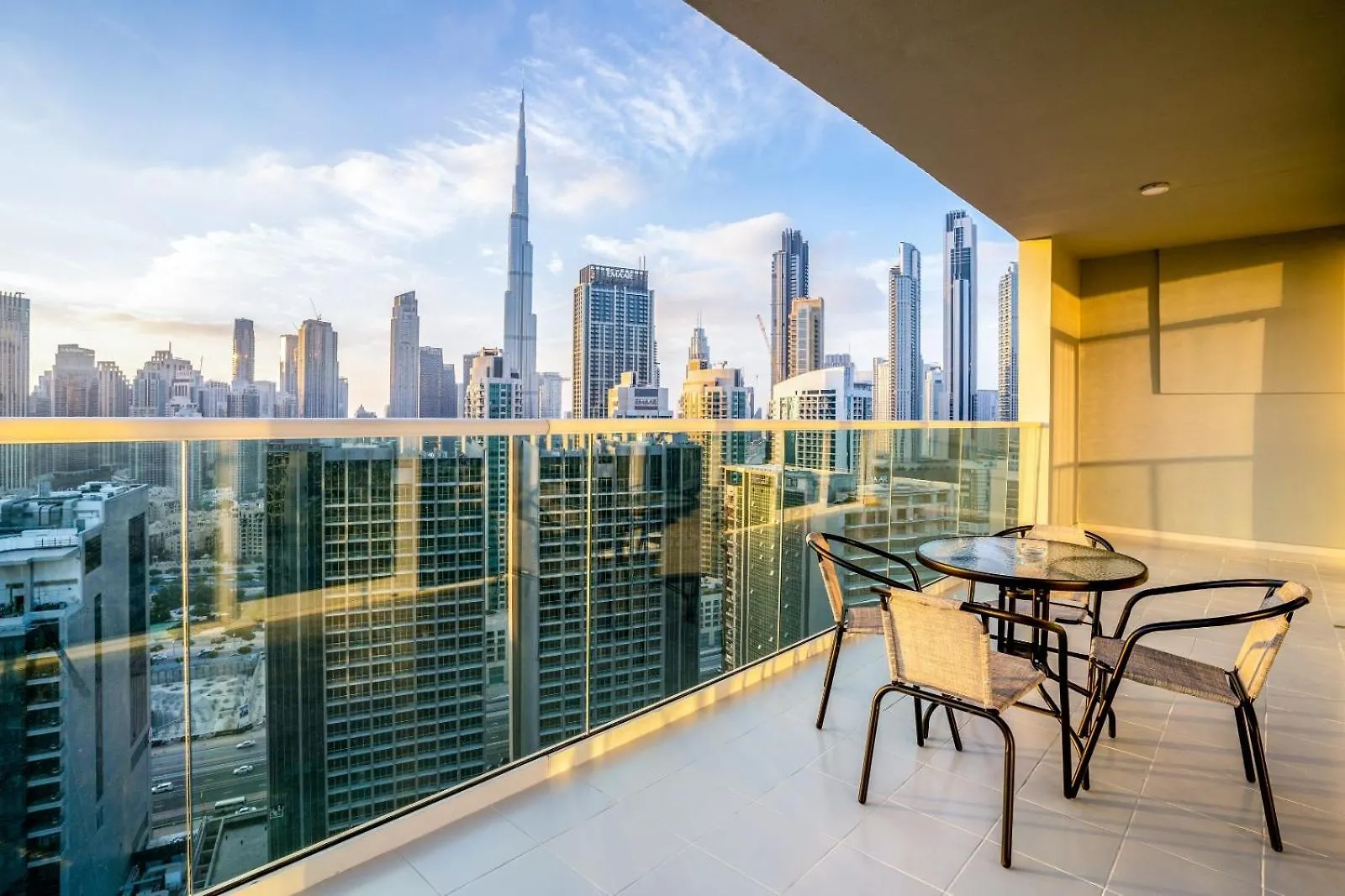 Stunning 2-Bedroom Business Bay Apartment With Burj Khalifa View & Huge Balcony Dubaj 0*,