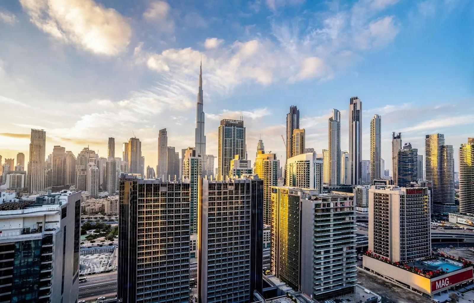 Stunning 2-Bedroom Business Bay Apartment With Burj Khalifa View & Huge Balcony Dubaj