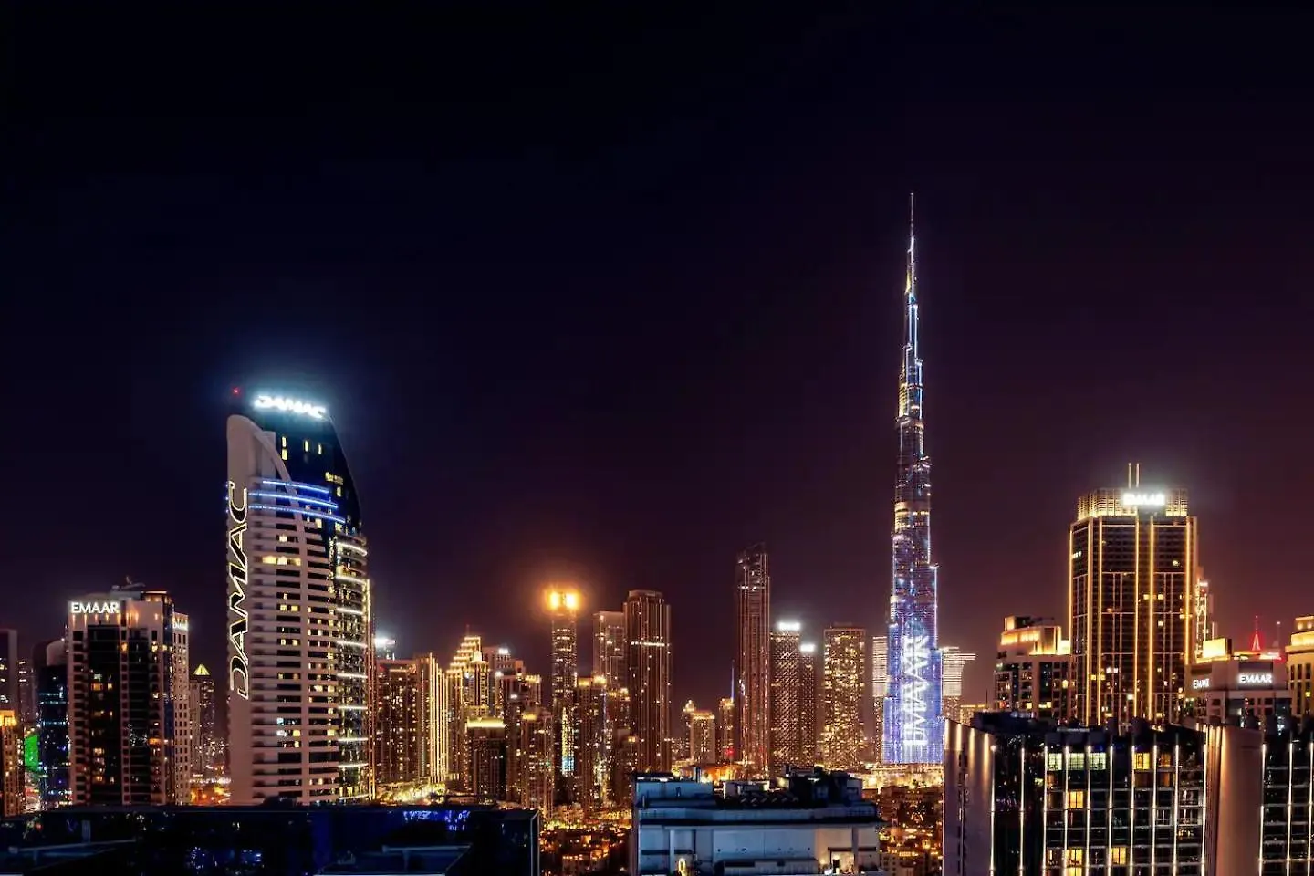 Stunning 2-Bedroom Business Bay Apartment With Burj Khalifa View & Huge Balcony Dubaj