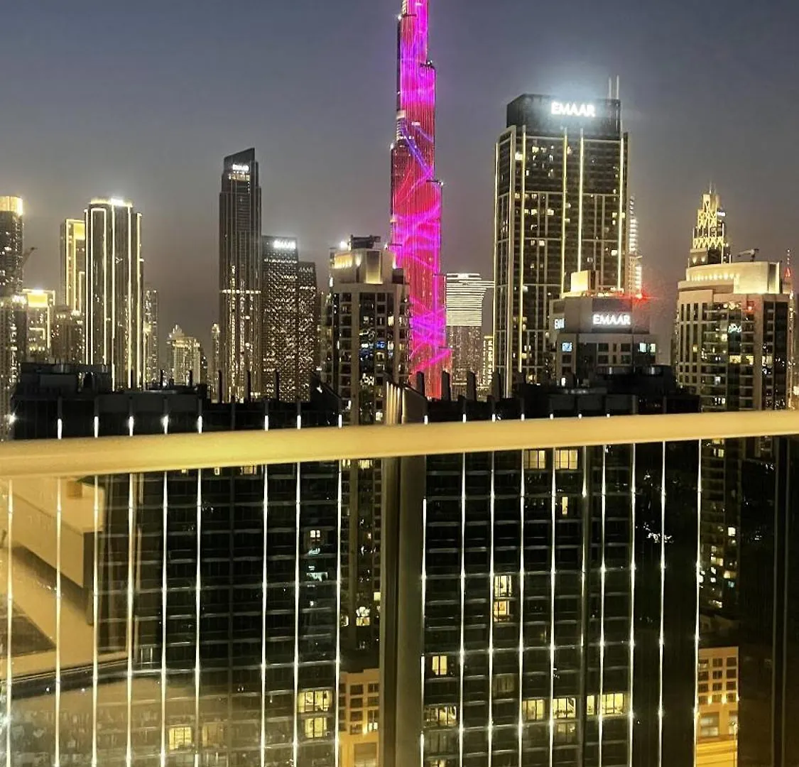 Stunning 2-Bedroom Business Bay Apartment With Burj Khalifa View & Huge Balcony Dubaj