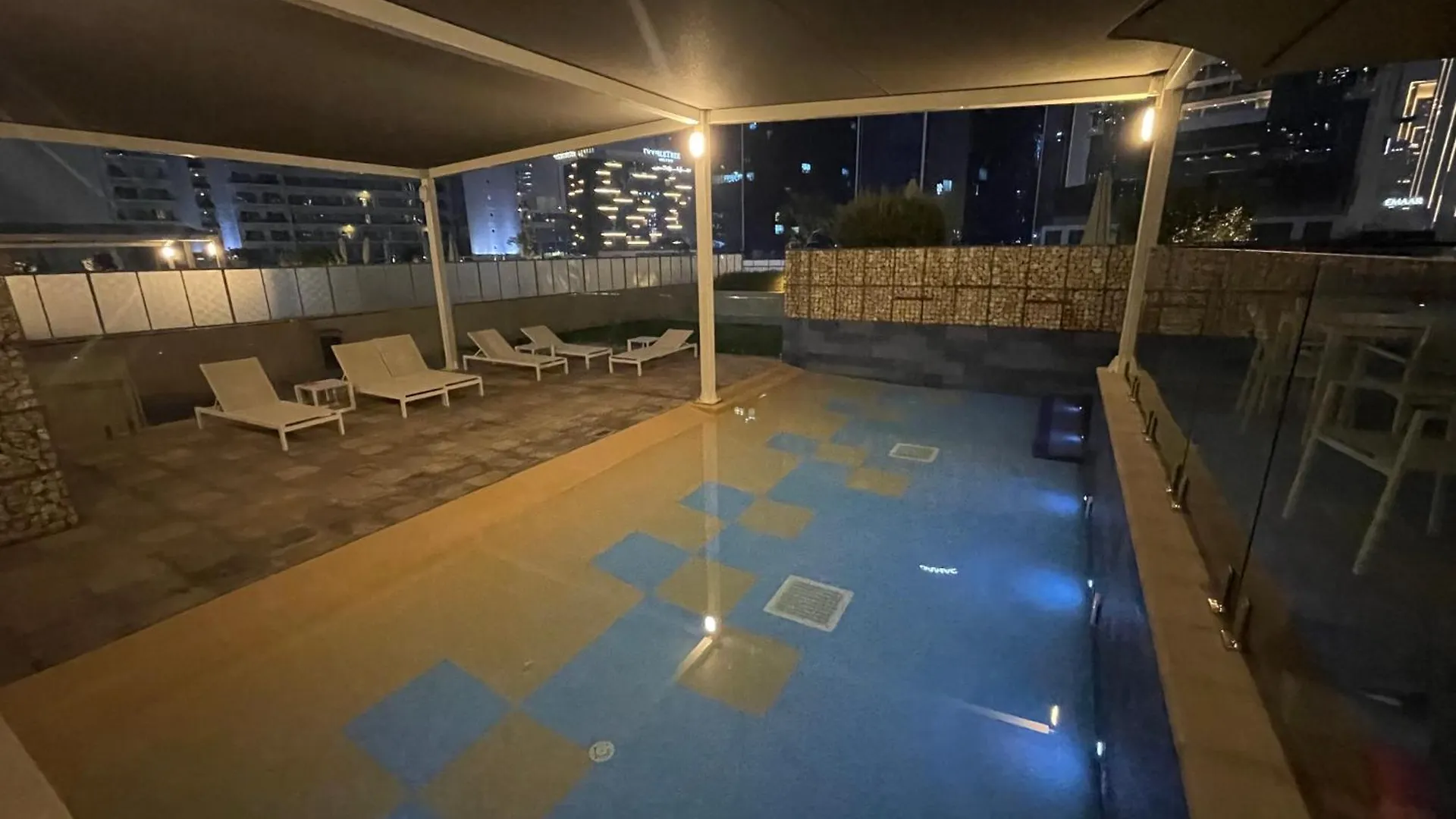 Stunning 2-Bedroom Business Bay Apartment With Burj Khalifa View & Huge Balcony Dubaj